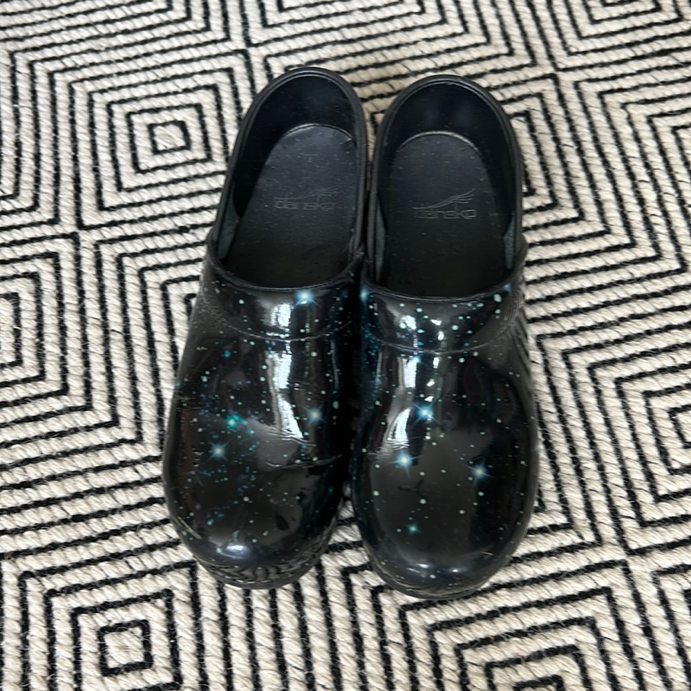 Women’s size 38 (7.5) Dansko clogs.
